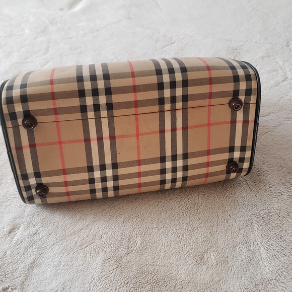 Burberrys Nova Check bag - Picture 5 of 15